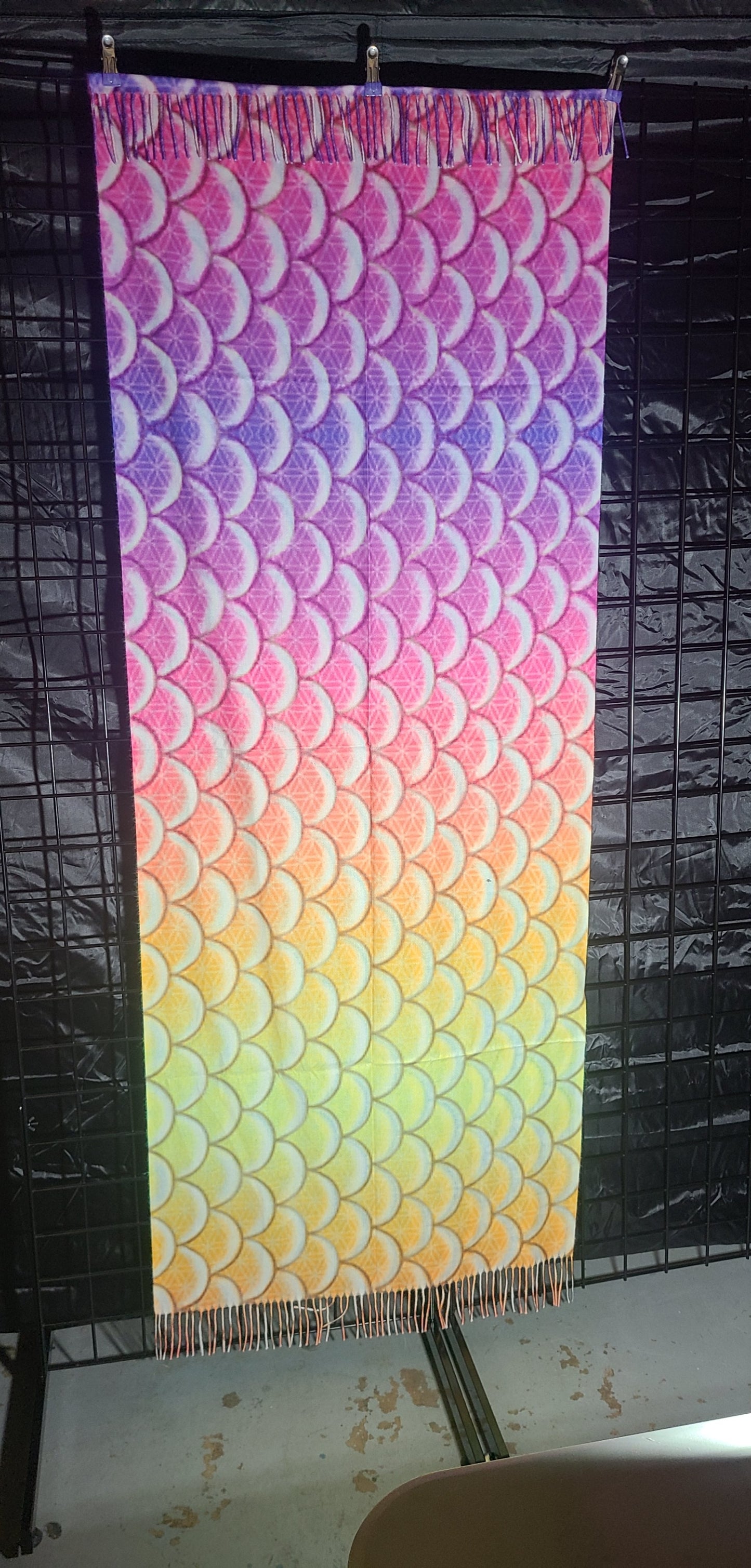 "Bubble sacred geometry" pashmina scarf - by calypsp arts